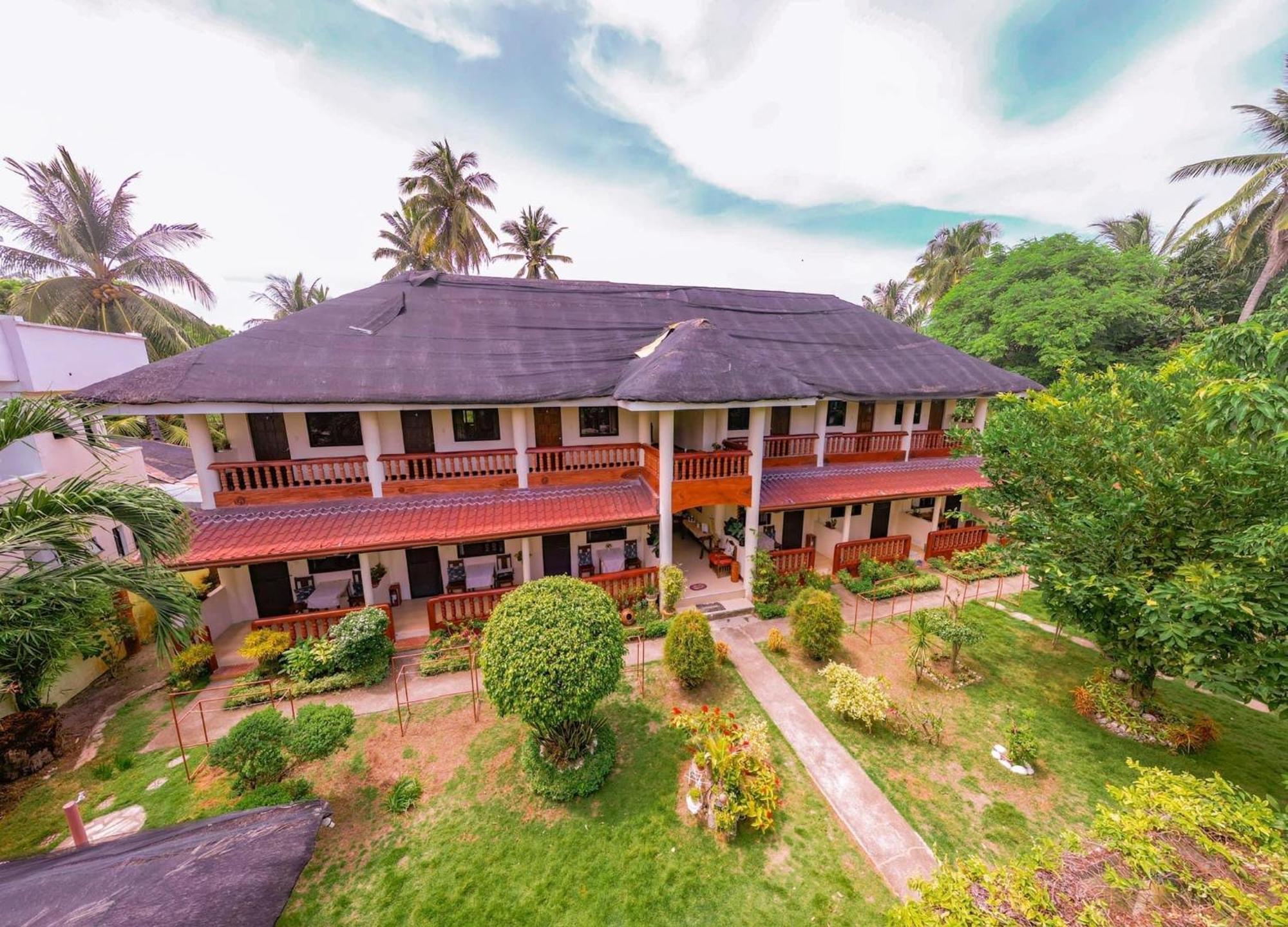 Sunshine Paradise Inn 2*